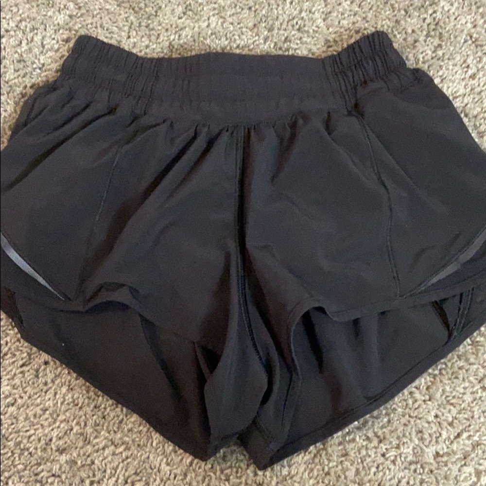 lululemon hotta hot shorts 2.5 size 2